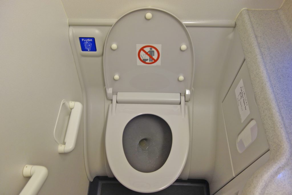 機内トイレの便座