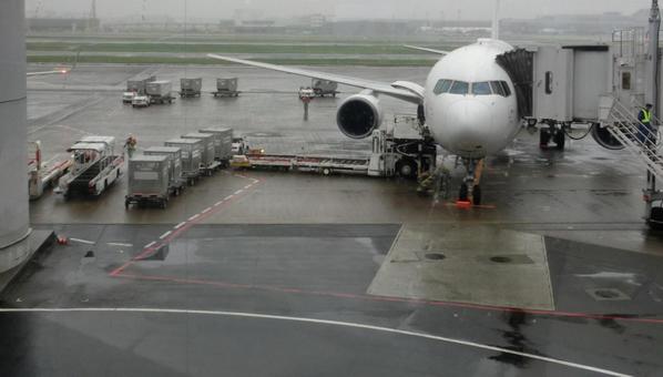 雨の日の飛行機