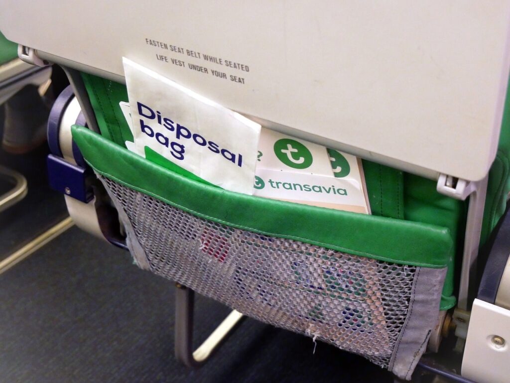 海外旅行　機内　液体物