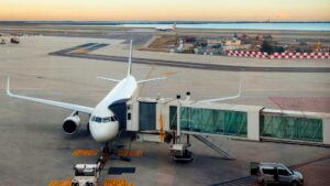 スカイマークの機内販売にネイビータグ1,200円！支払いは現金だけ