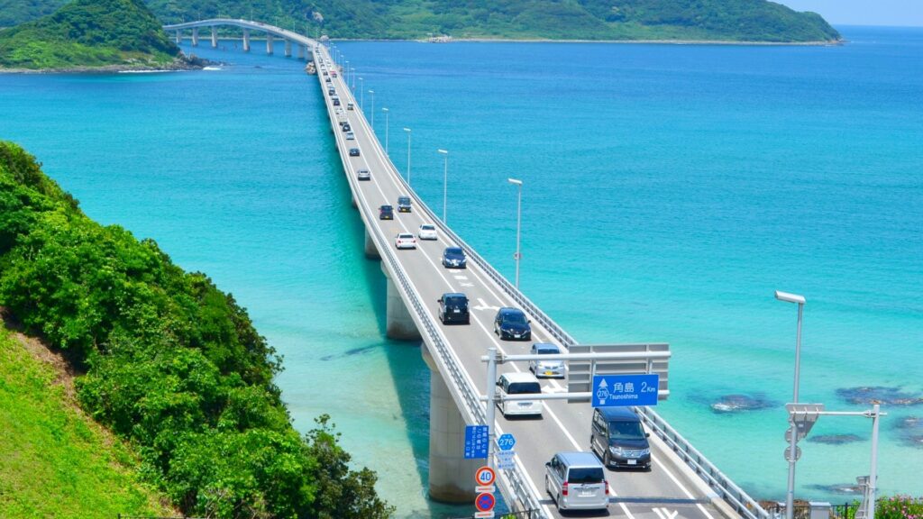 ドライブ中の車窓(高速道路事故)