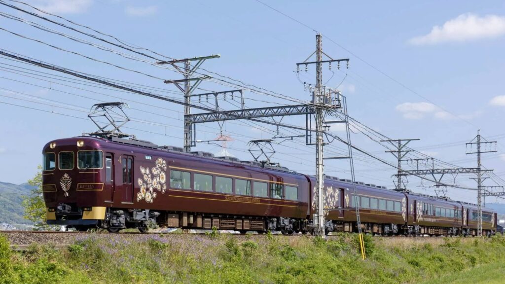 特急列車(東武野田線ダイヤ改正)